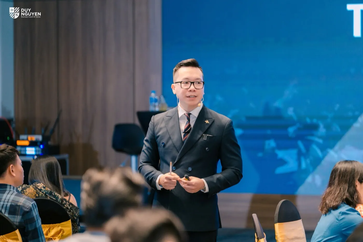 Buổi trao đổi nhóm nhỏ